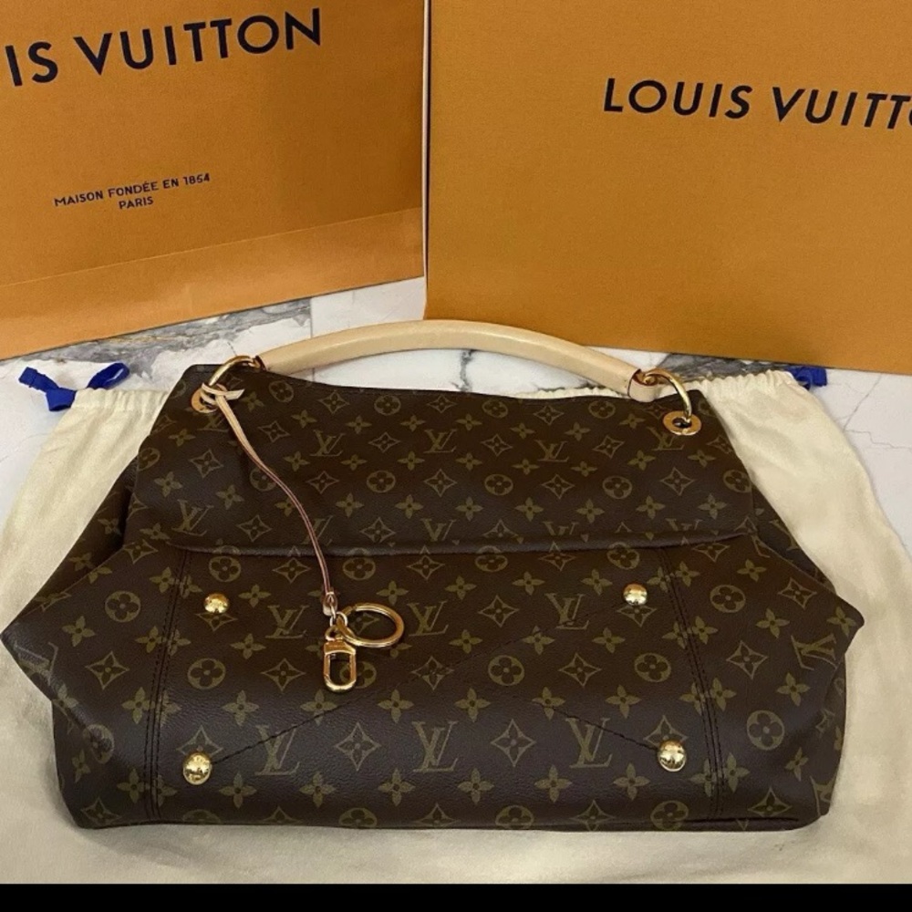 Authentic Louis Vuitton Artsy MM – Monogram Canvas - Picture 6 of 15
